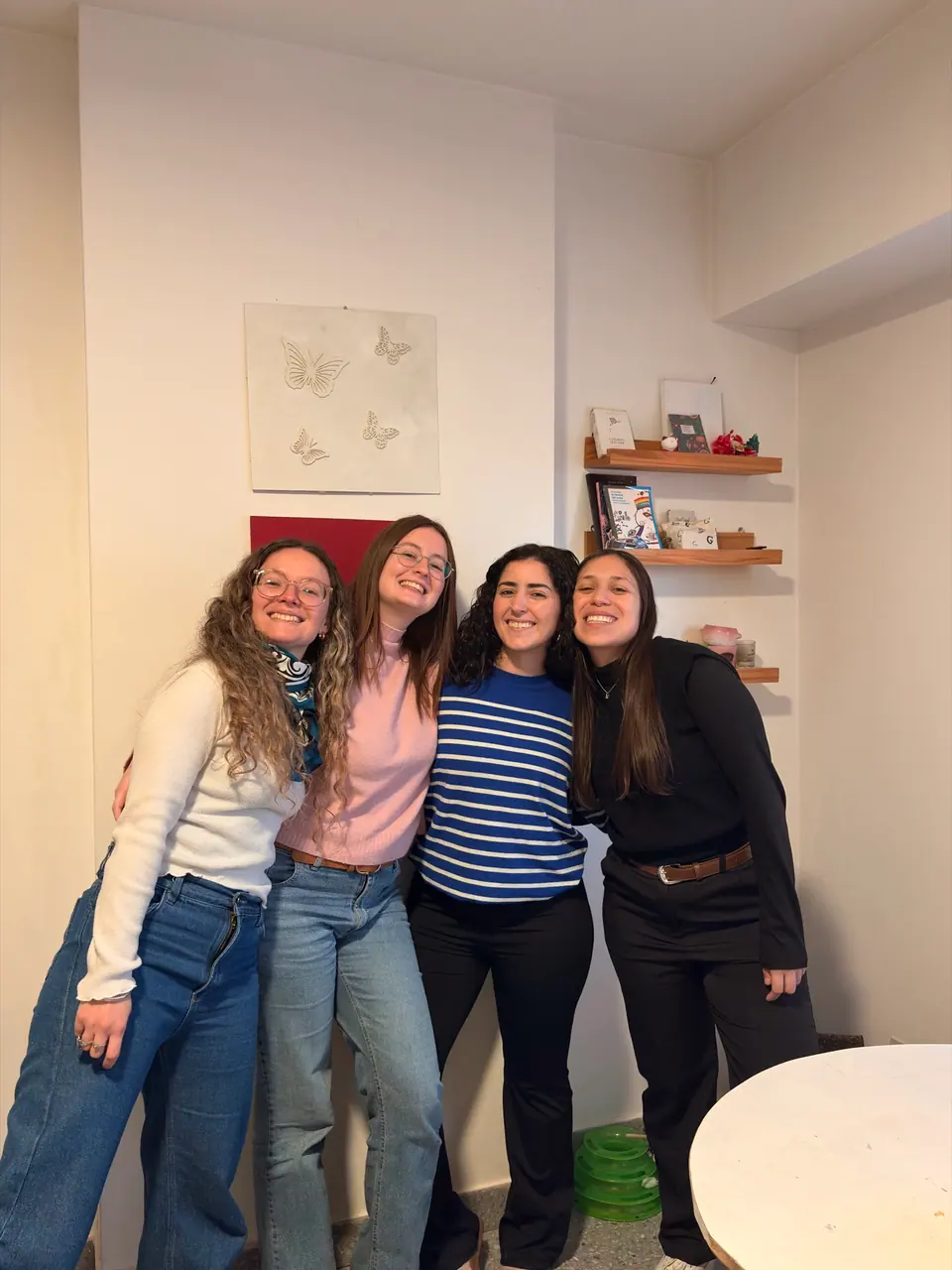 El equipo de ClickeAdas juntas en el estudio